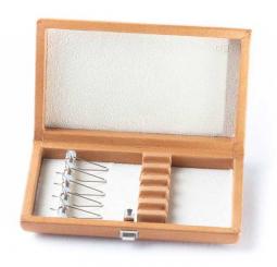 Leather case with springs for 5 oboe reeds 