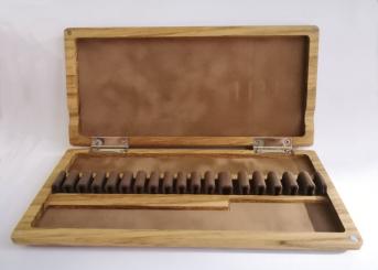 Wooden case for 12 oboe and 6 cor anglais reeds 